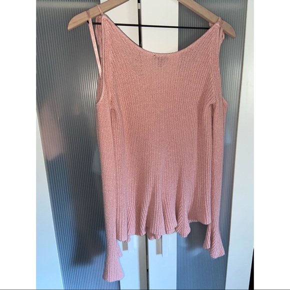 Beautiful Pink Sweater - Picture 5 of 5